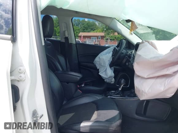 ✅ 2021 Jeep Compass Latitude • VIN: 3C4NJDBB7MT586620 • Lot: 42419068. Listed on IAAI with 61,094 mi. Free auction sales archive from the USA and detailed vehicle history report at DreamBid. Image 5.