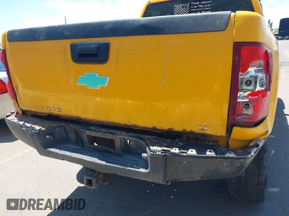 2007 Chevrolet Silverado 2500HD LTZ z VIN 1GCHK29647E559645, wystawiony jako IAAI lot #42429022 z przebiegiem 208 743 mil mil oraz . Historia ofert i sprzedaży dostępna na DreamBid. Obrazek 6.