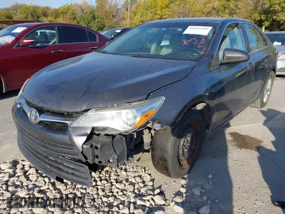 ✅ 2017 Toyota Camry XLE • VIN: 4T1BF1FKXHU312624 • Lot: 43695568. Listed on IAAI with 137,627 mi. Free auction sales archive from the USA and detailed vehicle history report at DreamBid. Image 6.