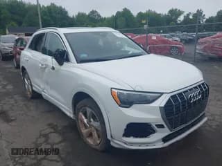 ✅ 2021 Audi Q3 Premium • VIN: WA1AUCF39M1087144 • Lot: 42434673. Wystawiony na IAAI z przebiegiem 74 863 mil. Bezpłatny archiwum sprzedaży aukcyjnych z USA i szczegółowy raport historii pojazdu na DreamBid. Zdjęcie 1.