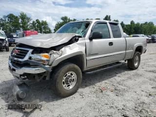 ✅ 2004 GMC Sierra 2500HD SLE • VIN: 1GTHK29U14E310553 • Lot: 60486755. Listed on Copart with 204,204 mi. Free auction sales archive from the USA and detailed vehicle history report at DreamBid. Image 1.