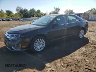 ✅ 2010 Ford Fusion Hybrid • VIN: 3FADP0L34AR272402 • Lot: 86312755. Wystawiony na Copart z przebiegiem 100 148 mil. Bezpłatny archiwum sprzedaży aukcyjnych z USA i szczegółowy raport historii pojazdu na DreamBid. Zdjęcie 1.