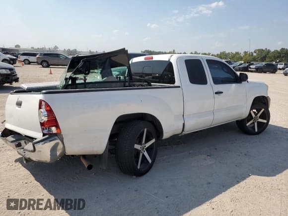 ✅ 2014 Toyota Tacoma • VIN: 5TFTX4CN3EX040255 • Lot: 84020085. Wystawiony na Copart z przebiegiem 220 738 mil. Bezpłatny archiwum sprzedaży aukcyjnych z USA i szczegółowy raport historii pojazdu na DreamBid. Zdjęcie 3.