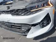 ✅ 2023 Kia K5 GT-Line • VIN: 5XXG64J29PG228401 • Lot: 43433068. Wystawiony na IAAI z przebiegiem 20 278 mil. Bezpłatny archiwum sprzedaży aukcyjnych z USA i szczegółowy raport historii pojazdu na DreamBid. Zdjęcie 6.