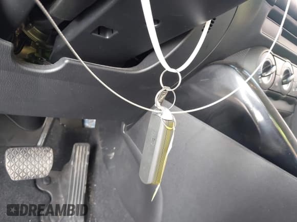 ✅ 2018 Toyota Yaris • VIN: 3MYDLBYV6JY312773 • Lot: 43414774. Wystawiony na IAAI z przebiegiem 71 401 mil. Bezpłatny archiwum sprzedaży aukcyjnych z USA i szczegółowy raport historii pojazdu na DreamBid. Zdjęcie 10.