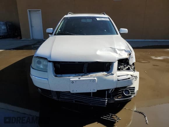 ✅ 2002 Volkswagen Passat GLX • VIN: WVWWH63B12E105428 • Lot: 46274925. Listed on Copart with 170,092 mi. Free auction sales archive from the USA and detailed vehicle history report at DreamBid. Image 5.