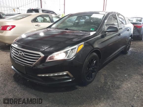 ✅ 2015 Hyundai Sonata SE • VIN: 5NPE24AF6FH017245 • Лот: 43510100. Опубликован ранее на IAAI с пробегом 144 234 миль. Бесплатный доступ к архиву аукционных продаж из США и подробный отчёт об истории автомобиля на DreamBid. Изображение 2.