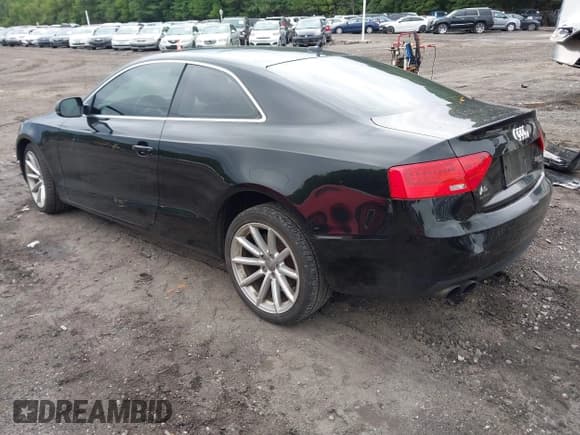 ✅ 2015 Audi A5 Premium • VIN: WAUCFAFR7FA012248 • Lot: 42586671. Wystawiony na IAAI z przebiegiem 85 915 mil. Bezpłatny archiwum sprzedaży aukcyjnych z USA i szczegółowy raport historii pojazdu na DreamBid. Zdjęcie 3.
