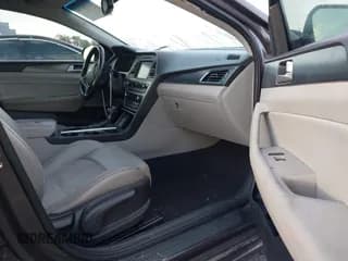 ✅ 2016 Hyundai Sonata Sport • VIN: 5NPE34AF1GH415140 • Лот: 43296184. Опубликован ранее на IAAI с пробегом 137 321 миль. Бесплатный доступ к архиву аукционных продаж из США и подробный отчёт об истории автомобиля на DreamBid. Изображение 5.