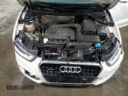 ✅ 2015 Audi Q3 Premium Plus • VIN: WA1EFCFS2FR001034 • Lot: 86810505. Wystawiony na Copart z przebiegiem 93 719 mil. Bezpłatny archiwum sprzedaży aukcyjnych z USA i szczegółowy raport historii pojazdu na DreamBid. Zdjęcie 12.