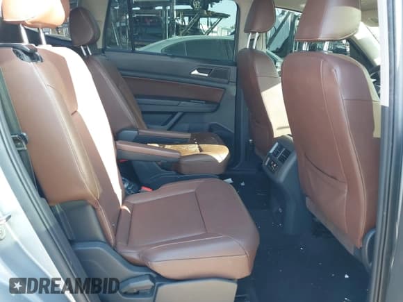 ✅ 2021 Volkswagen Atlas SEL • VIN: 1V2ER2CA4MC503786 • Lot: 42020865. Wystawiony na IAAI z przebiegiem 74 511 mil. Bezpłatny archiwum sprzedaży aukcyjnych z USA i szczegółowy raport historii pojazdu na DreamBid. Zdjęcie 8.