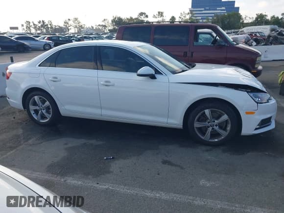 ✅ 2019 Audi A4 Premium • VIN: WAUGMAF41KA039015 • Lot: 43343077. Wystawiony na IAAI z przebiegiem 64 788 mil. Bezpłatny archiwum sprzedaży aukcyjnych z USA i szczegółowy raport historii pojazdu na DreamBid. Zdjęcie 13.