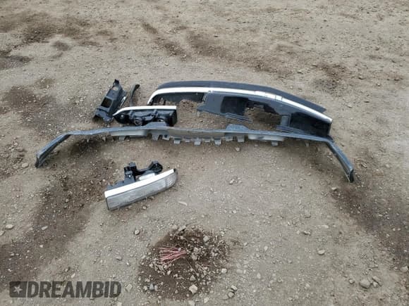 ✅ 2005 Chevrolet Blazer LS • VIN: 1GNCT18X65K103468 • Lot: 51663025. Wystawiony na Copart z przebiegiem 180 451 mil. Bezpłatny archiwum sprzedaży aukcyjnych z USA i szczegółowy raport historii pojazdu na DreamBid. Zdjęcie 13.