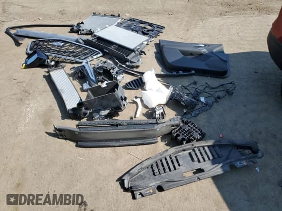 ✅ 2022 Cadillac XT4 AWD Premium Luxury • VIN: 1GYFZDR44NF164802 • Lot: 80721545. Wystawiony na Copart z przebiegiem Nie podano. Bezpłatny archiwum sprzedaży aukcyjnych z USA i szczegółowy raport historii pojazdu na DreamBid. Zdjęcie 13.