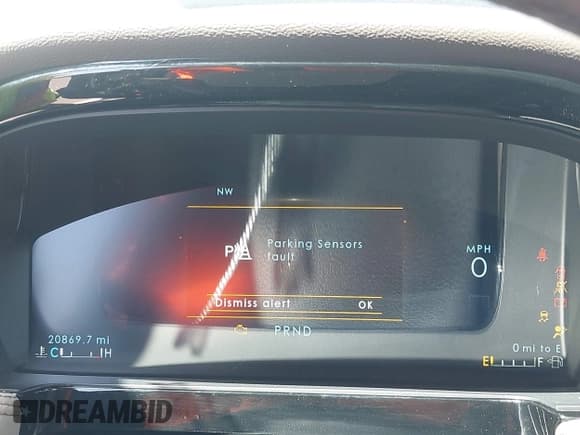 ✅ 2023 Lincoln Corsair Standard • VIN: 5LMCJ1CA2PUL07699 • Lot: 42110870. Wystawiony na IAAI z przebiegiem 20 869 mil. Bezpłatny archiwum sprzedaży aukcyjnych z USA i szczegółowy raport historii pojazdu na DreamBid. Zdjęcie 7.