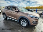 ✅ 2017 Hyundai Tucson SE • VIN: KM8J3CA45HU276205 • Лот: 87124935. Опубликован ранее на Copart с пробегом Не указан. Бесплатный доступ к архиву аукционных продаж из США и подробный отчёт об истории автомобиля на DreamBid. Изображение 4.