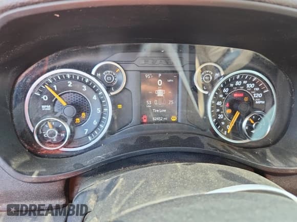 ✅ 2019 Ram 2500 Tradesman • VIN: 3C6MR5AJ0KG576351 • Lot: 65779875. Wystawiony na Copart z przebiegiem 82 452 mil. Bezpłatny archiwum sprzedaży aukcyjnych z USA i szczegółowy raport historii pojazdu na DreamBid. Zdjęcie 9.