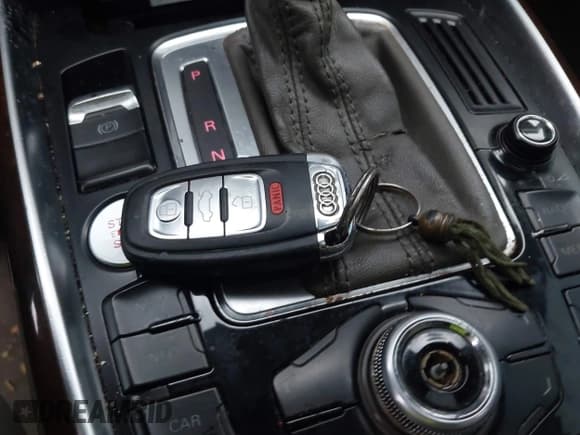 ✅ 2012 Audi Q5 Premium Plus • VIN: WA1DKAFP4CA021657 • Lot: 43877992. Listed on IAAI with Not provided. Free auction sales archive from the USA and detailed vehicle history report at DreamBid. Image 11.