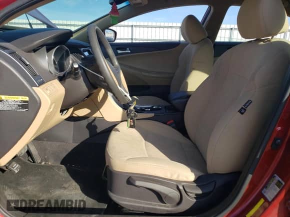 2013 Hyundai Sonata GLS z VIN 5NPEB4AC1DH774685, wystawiony jako Copart lot #84818585 z przebiegiem 77 614 mil mil oraz Szkoda całkowita • Salvage title. Historia ofert i sprzedaży dostępna na DreamBid. Obrazek 7.