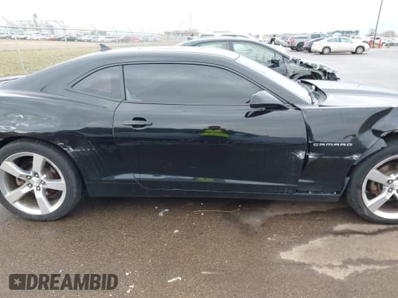 ✅ 2013 Chevrolet Camaro LT • VIN: 2G1FC1E38D9222445 • Lot: 43591985. Wystawiony na IAAI z przebiegiem 187 079 mil. Bezpłatny archiwum sprzedaży aukcyjnych z USA i szczegółowy raport historii pojazdu na DreamBid. Zdjęcie 13.