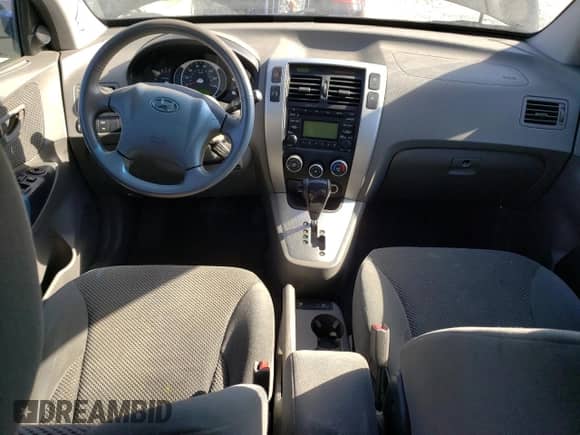 2008 Hyundai Tucson SE z VIN KM8JN12D58U896968, wystawiony jako Copart lot #83752014 z przebiegiem 114 904 mil mil oraz Czysty tytuł • Clean title. Historia ofert i sprzedaży dostępna na DreamBid. Obrazek 8.