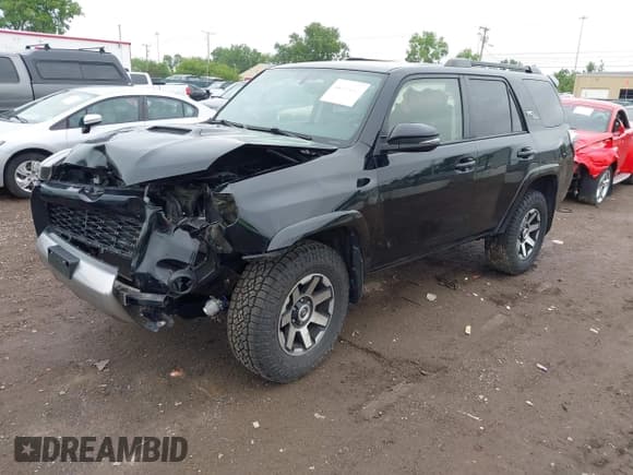 ✅ 2019 Toyota 4Runner SR5 • VIN: JTEBU5JR5K5622909 • Лот: 42349597. Опубликован ранее на IAAI с пробегом 193 916 миль. Бесплатный доступ к архиву аукционных продаж из США и подробный отчёт об истории автомобиля на DreamBid. Изображение 2.