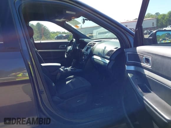 ✅ 2017 Ford Explorer XLT • VIN: 1FM5K8D85HGC79264 • Lot: 42007539. Wystawiony na IAAI z przebiegiem 221 897 mil. Bezpłatny archiwum sprzedaży aukcyjnych z USA i szczegółowy raport historii pojazdu na DreamBid. Zdjęcie 5.