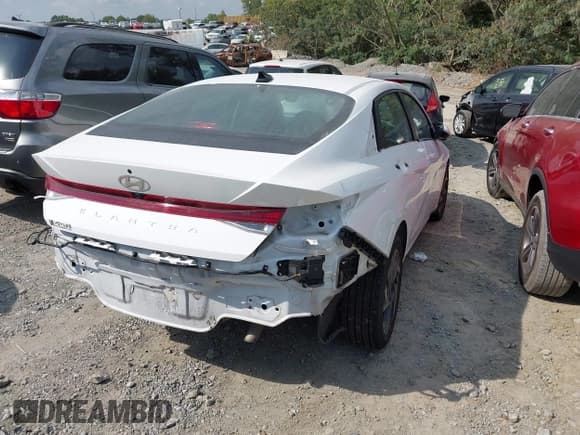 ✅ 2024 Hyundai Elantra SEL • VIN: KMHLS4DG5RU759945 • Lot: 43138961. Listed on IAAI with 39,139 mi. Free auction sales archive from the USA and detailed vehicle history report at DreamBid. Image 4.