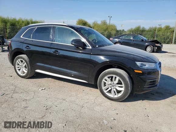 ✅ 2020 Audi Q5 Premium • VIN: WA1ANAFY5L2062070 • Lot: 81369675. Wystawiony na Copart z przebiegiem 133 172 mil. Bezpłatny archiwum sprzedaży aukcyjnych z USA i szczegółowy raport historii pojazdu na DreamBid. Zdjęcie 4.