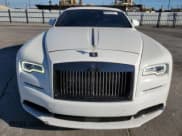 ✅ 2017 Rolls-Royce Wraith • VIN: SCA665C50HUX86780 • Lot: 80215145. Wystawiony na Copart z przebiegiem 23 330 mil. Bezpłatny archiwum sprzedaży aukcyjnych z USA i szczegółowy raport historii pojazdu na DreamBid. Zdjęcie 5.