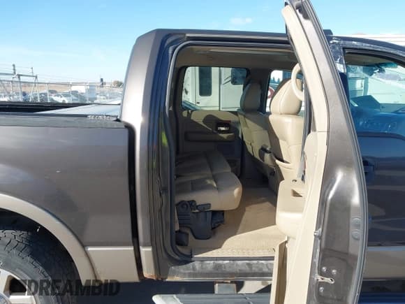 ✅ 2005 Ford F-150 XLT • VIN: 1FTPW14585FA68530 • Lot: 43673369. Listed on IAAI with 174,885 mi. Free auction sales archive from the USA and detailed vehicle history report at DreamBid. Image 8.