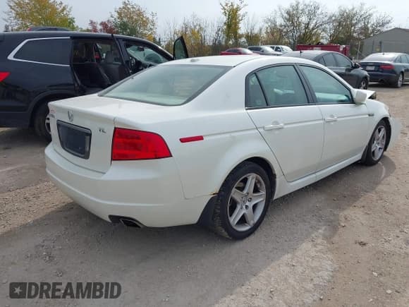✅ 2006 Acura TL • VIN: 19UUA662X6A011747 • Lot: 43477532. Wystawiony na IAAI z przebiegiem 162 989 mil. Bezpłatny archiwum sprzedaży aukcyjnych z USA i szczegółowy raport historii pojazdu na DreamBid. Zdjęcie 4.