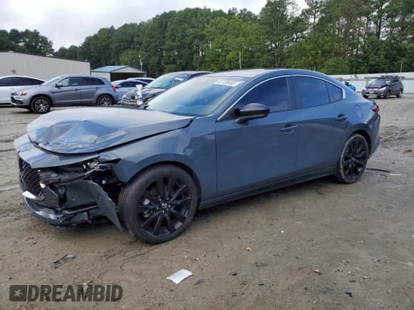 ✅ 2024 Mazda 3 S Carbon Edition • VIN: 3MZBPBCM6RM408217 • Lot: 81159455. Wystawiony na Copart z przebiegiem Nie podano. Bezpłatny archiwum sprzedaży aukcyjnych z USA i szczegółowy raport historii pojazdu na DreamBid. Zdjęcie 1.