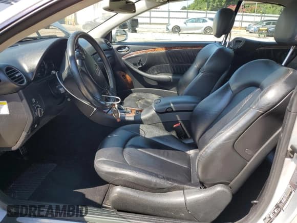 ✅ 2006 Mercedes-Benz CLK 350 • VIN: WDBTK56G16T056141 • Lot: 69175625. Wystawiony na Copart z przebiegiem 144 815 mil. Bezpłatny archiwum sprzedaży aukcyjnych z USA i szczegółowy raport historii pojazdu na DreamBid. Zdjęcie 7.