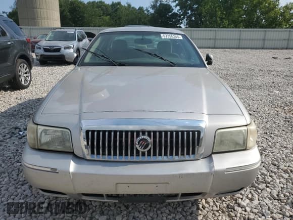 ✅ 2010 Mercury Grand Marquis LS • VIN: 2MEBM7FV4AX622000 • Lot: 67356245. Wystawiony na Copart z przebiegiem 212 434 mil. Bezpłatny archiwum sprzedaży aukcyjnych z USA i szczegółowy raport historii pojazdu na DreamBid. Zdjęcie 5.