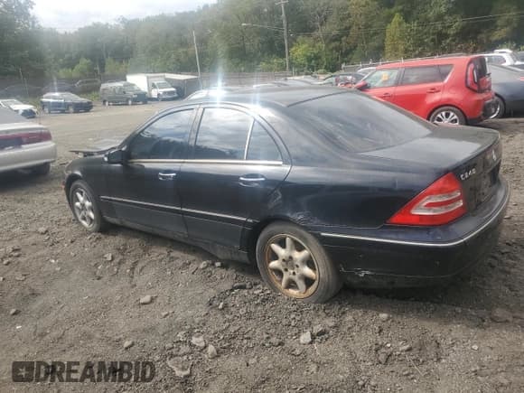 ✅ 2001 Mercedes-Benz C 230/260/280/320 • VIN: WDBRF61J71F072892 • Лот: 85146495. Опубликован ранее на Copart с пробегом Не указан. Бесплатный доступ к архиву аукционных продаж из США и подробный отчёт об истории автомобиля на DreamBid. Изображение 2.