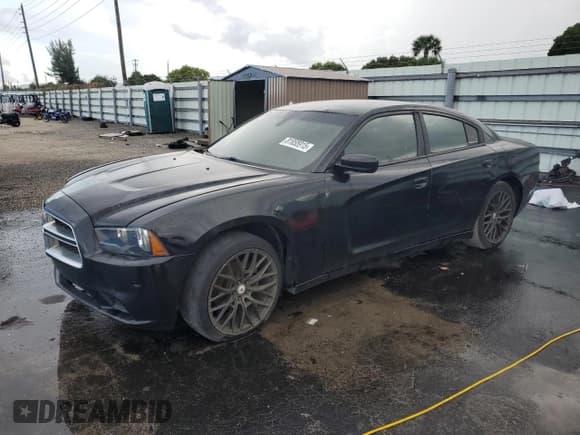 ✅ 2011 Dodge Charger Rallye • VIN: 2B3CL3CGXBH553995 • Лот: 81855915. Опубликован ранее на Copart с пробегом 96 494 миль. Бесплатный доступ к архиву аукционных продаж из США и подробный отчёт об истории автомобиля на DreamBid. Изображение 1.
