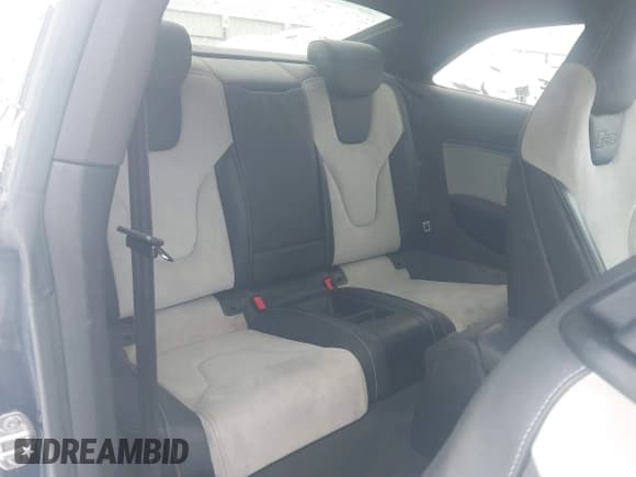 ✅ 2014 Audi S5 Premium Plus • VIN: WAUCGAFR8EA029703 • Лот: 43820510. Опубликован ранее на IAAI с пробегом 125 765 миль. Бесплатный доступ к архиву аукционных продаж из США и подробный отчёт об истории автомобиля на DreamBid. Изображение 8.