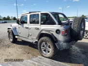 ✅ 2018 Jeep Wrangler Unlimited Sahara • VIN: 1C4HJXEN7JW222045 • Lot: 86149685. Wystawiony na Copart z przebiegiem 111 072 mil. Bezpłatny archiwum sprzedaży aukcyjnych z USA i szczegółowy raport historii pojazdu na DreamBid. Zdjęcie 2.