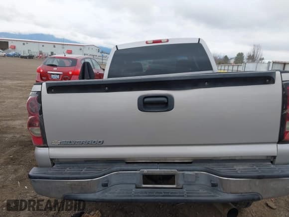 ✅ 2004 Chevrolet Silverado 2500HD LS • VIN: 1GCHC23204F233317 • Лот: 41774732. Опубликован ранее на IAAI с пробегом 182 896 миль. Бесплатный доступ к архиву аукционных продаж из США и подробный отчёт об истории автомобиля на DreamBid. Изображение 16.