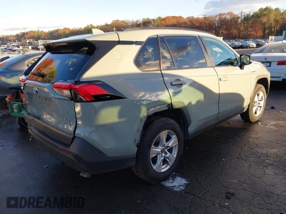 ✅ 2021 Toyota RAV4 Hybrid XLE • VIN: 4T3RWRFV3MU042144 • Lot: 43640839. Listed on IAAI with 237,004 mi. Free auction sales archive from the USA and detailed vehicle history report at DreamBid. Image 4.