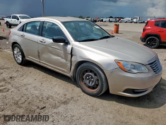 ✅ 2013 Chrysler 200 LX • VIN: 1C3CCBAGXDN767315 • Lot: 69078155. Listed on Copart with 133,152 mi. Free auction sales archive from the USA and detailed vehicle history report at DreamBid. Image 4.