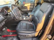 ✅ 2017 GMC Acadia SLT • VIN: 1GKKNMLS4HZ293931 • Lot: 80264425. Wystawiony na Copart z przebiegiem 138 188 mil. Bezpłatny archiwum sprzedaży aukcyjnych z USA i szczegółowy raport historii pojazdu na DreamBid. Zdjęcie 7.