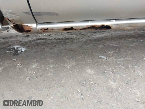 ✅ 2001 Chevrolet Silverado 1500 LT • VIN: 2GCEC19T711249322 • Lot: 41556311. Wystawiony na IAAI z przebiegiem 200 237 mil mil. Skorzystaj z bezpłatnego archiwum sprzedaży aukcyjnych z USA i zobacz szczegółowy raport historii pojazdu na DreamBid. Zdjęcie 12.