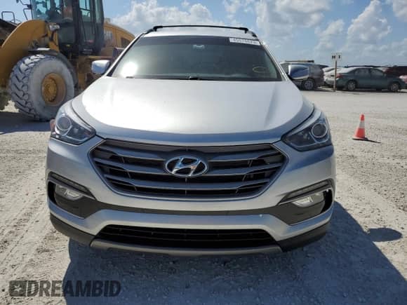 ✅ 2018 Hyundai Santa Fe 2.4L • VIN: 5XYZU3LB2JG529553 • Lot: 45578823. Wystawiony na Copart z przebiegiem 31 567 mil mil. Skorzystaj z bezpłatnego archiwum sprzedaży aukcyjnych z USA i zobacz szczegółowy raport historii pojazdu na DreamBid. Zdjęcie 5.