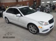 ✅ 2013 Mercedes-Benz C 300 Sport • VIN: WDDGF8AB3DA859410 • Lot: 42522407. Wystawiony na IAAI z przebiegiem 110 502 mil. Bezpłatny archiwum sprzedaży aukcyjnych z USA i szczegółowy raport historii pojazdu na DreamBid. Zdjęcie 1.