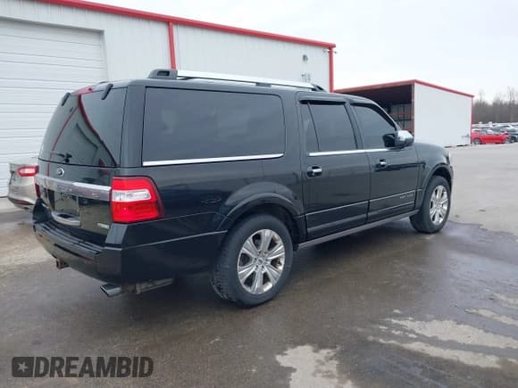 ✅ 2015 Ford Expedition Max Platinum • VIN: 1FMJK1MT9FEF18642 • Lot: 41585741. Listed on IAAI with 134,911 mi. Free auction sales archive from the USA and detailed vehicle history report at DreamBid. Image 4.