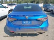 ✅ 2024 Alfa Romeo Giulia Veloce • VIN: ZARFANBN5R7683823 • Lot: 43093237. Wystawiony na IAAI z przebiegiem 11 070 mil. Bezpłatny archiwum sprzedaży aukcyjnych z USA i szczegółowy raport historii pojazdu na DreamBid. Zdjęcie 16.