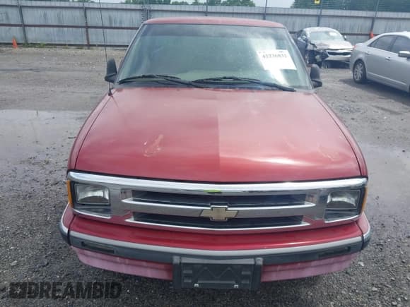 ✅ 1995 Chevrolet S-10 • VIN: 1GCCS14ZXS8174085 • Лот: 42236832. Опубликован ранее на IAAI с пробегом 119 799 миль. Бесплатный доступ к архиву аукционных продаж из США и подробный отчёт об истории автомобиля на DreamBid. Изображение 6.