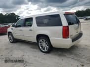 ✅ 2013 Cadillac Escalade ESV Platinum Edition • VIN: 1GYS3KEF7DR288779 • Лот: 74701154. Опубликован ранее на Copart с пробегом Не указан. Бесплатный доступ к архиву аукционных продаж из США и подробный отчёт об истории автомобиля на DreamBid. Изображение 2.